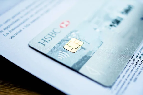 Découvrez les options de cartes de crédit et de prêts flexibles chez HSBC France